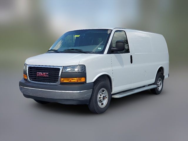 2022 GMC Savana Base