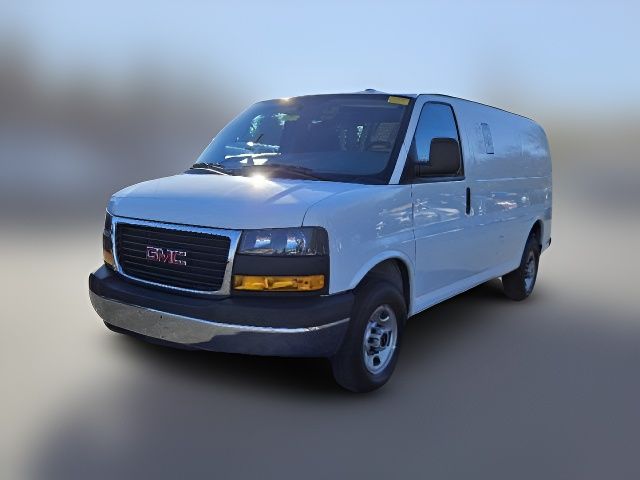 2022 GMC Savana Base