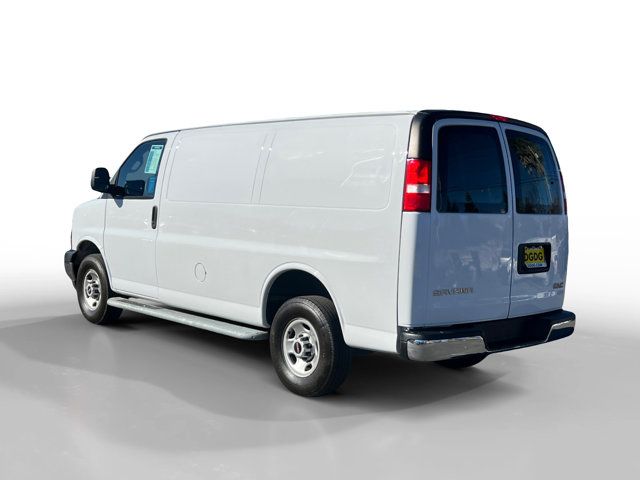 2022 GMC Savana Base