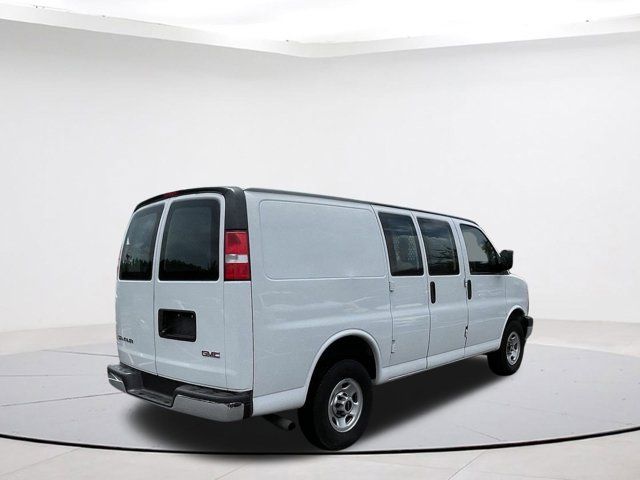 2022 GMC Savana Base