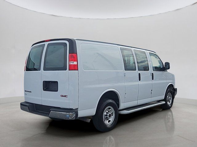 2022 GMC Savana Base