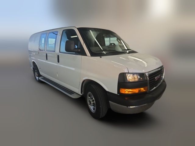 2022 GMC Savana Base