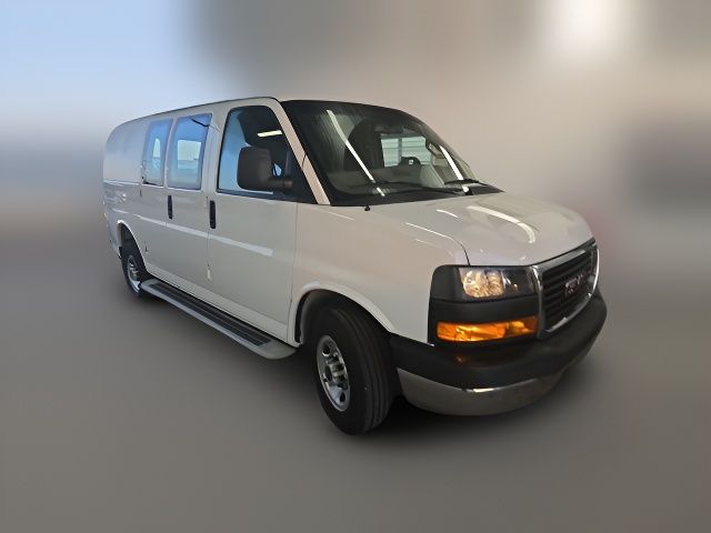 2022 GMC Savana Base