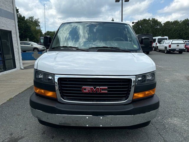 2022 GMC Savana Base