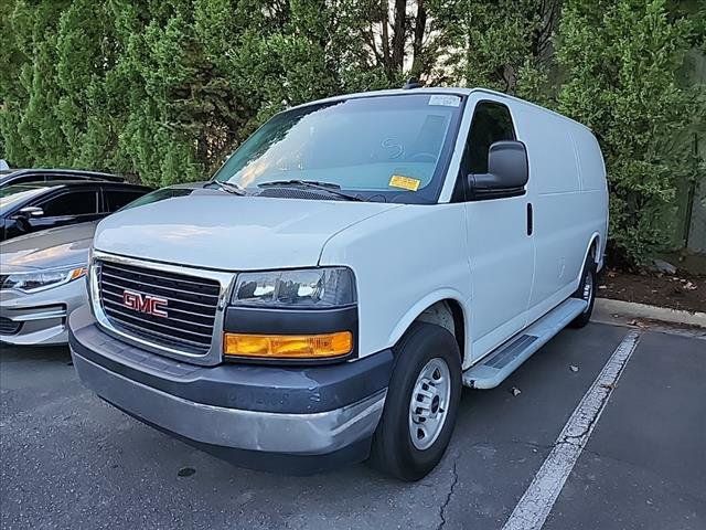 2022 GMC Savana Base