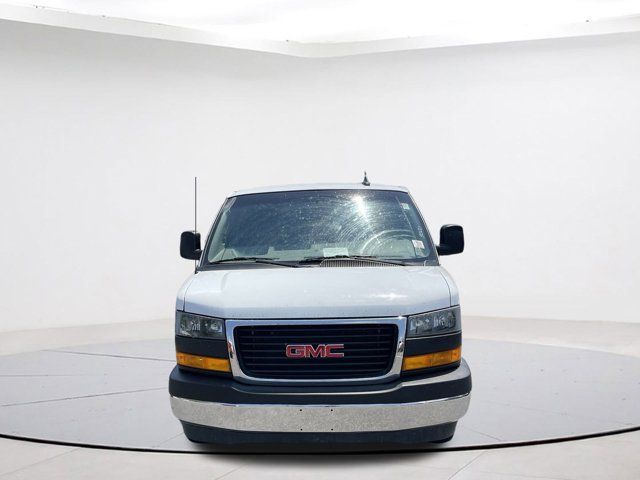 2022 GMC Savana Base