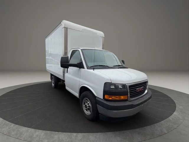 2022 GMC Savana Base