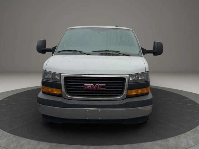 2022 GMC Savana Base