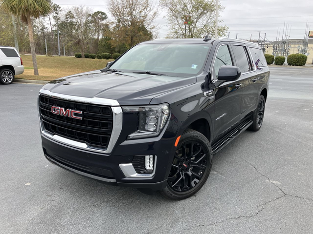 2022 GMC Yukon XL SLE