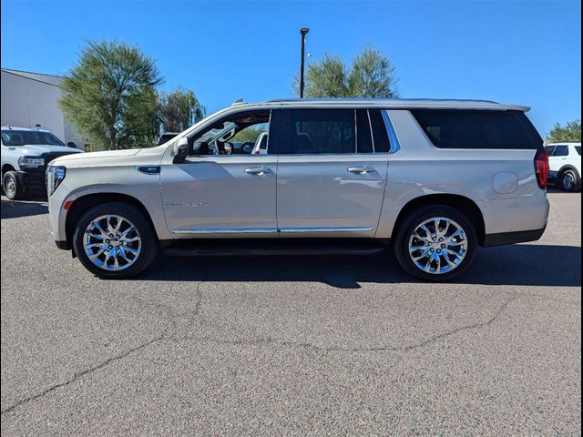 2022 GMC Yukon XL SLT