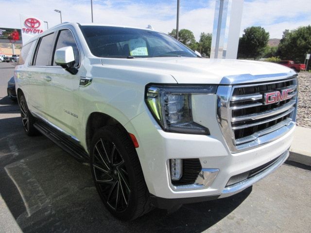 2022 GMC Yukon XL SLT