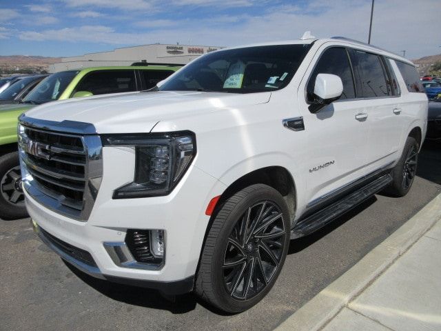 2022 GMC Yukon XL SLT