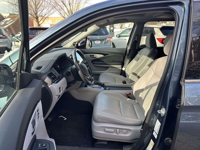 2022 Honda Pilot Touring 7-Passenger