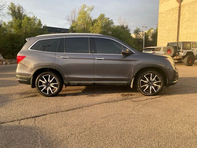 2022 Honda Pilot Touring 8-Passenger