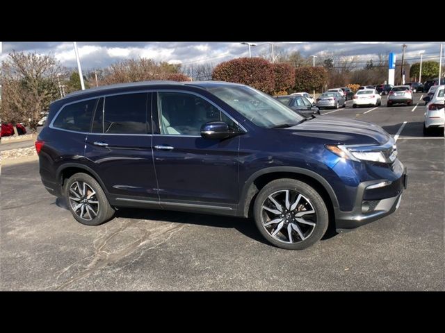 2022 Honda Pilot Touring 8-Passenger