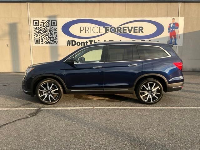 2022 Honda Pilot Touring 8-Passenger