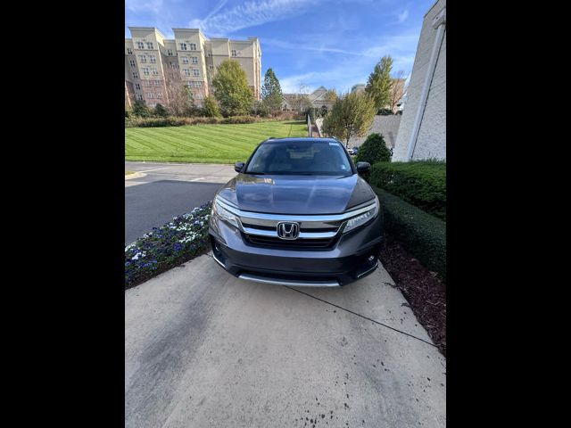 2022 Honda Pilot Touring 8-Passenger