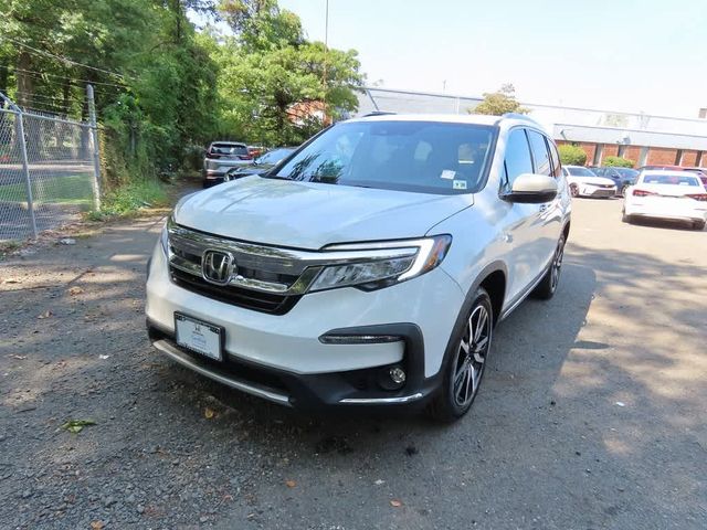 2022 Honda Pilot Touring 8-Passenger