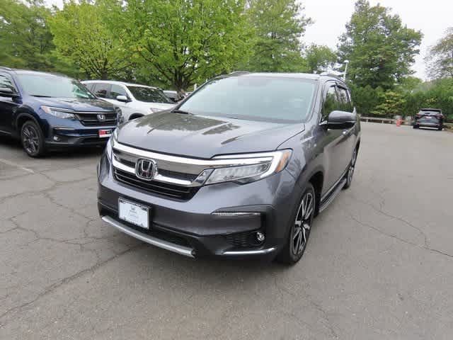 2022 Honda Pilot Touring 8-Passenger