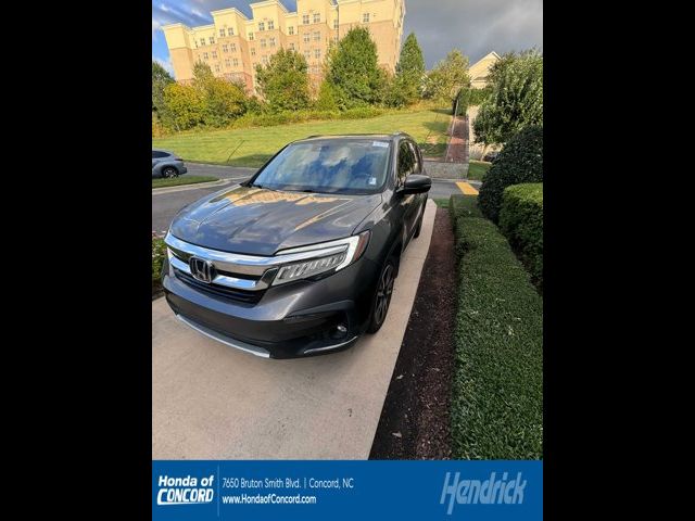 2022 Honda Pilot Touring 8-Passenger