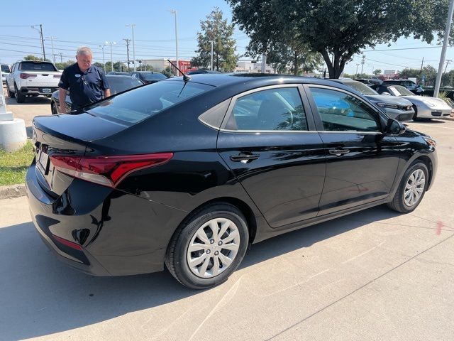 2022 Hyundai Accent SE