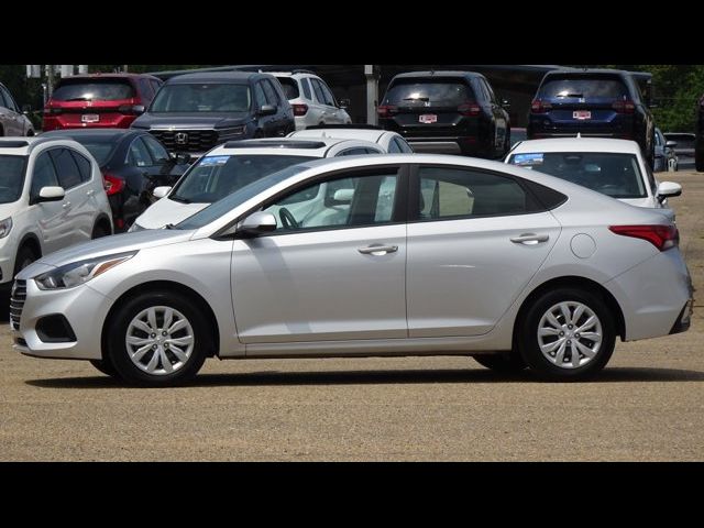 2022 Hyundai Accent SE