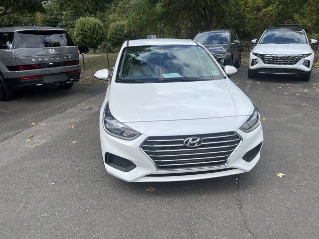 2022 Hyundai Accent SE