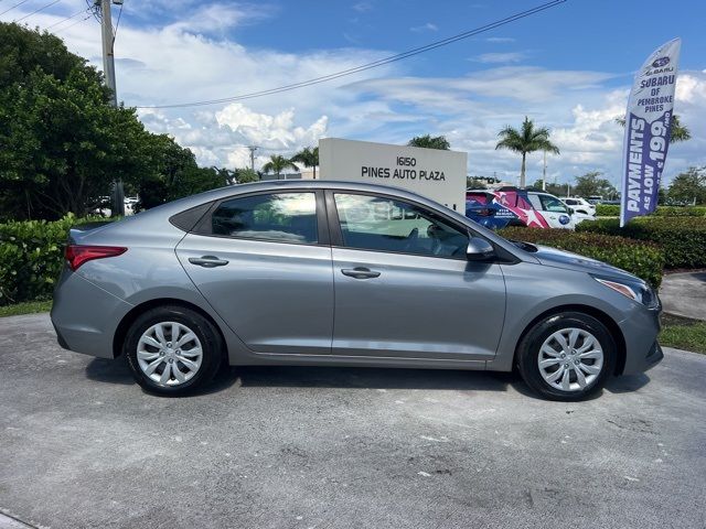 2022 Hyundai Accent SE