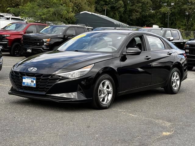 2022 Hyundai Elantra SE