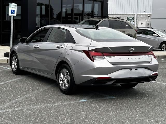 2022 Hyundai Elantra SE