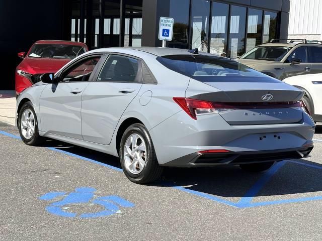 2022 Hyundai Elantra SE