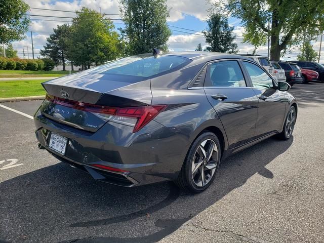 2022 Hyundai Elantra Limited