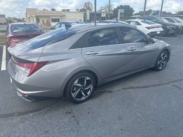 2022 Hyundai Elantra Limited