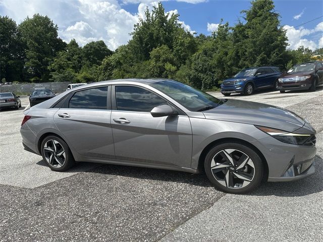 2022 Hyundai Elantra Limited