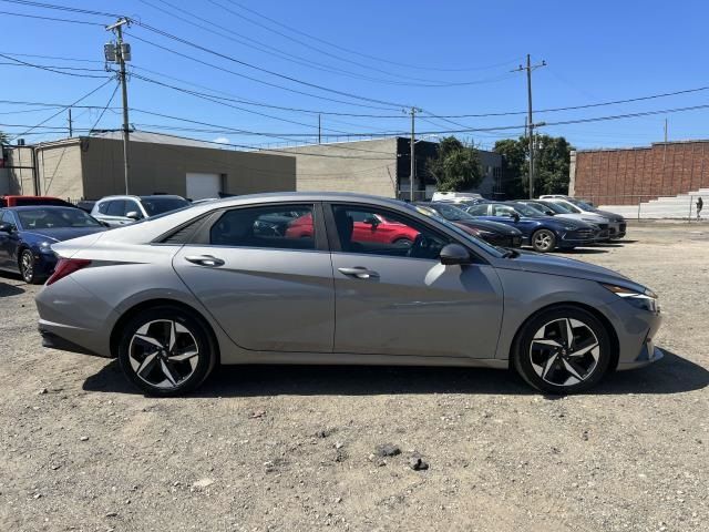 2022 Hyundai Elantra Limited