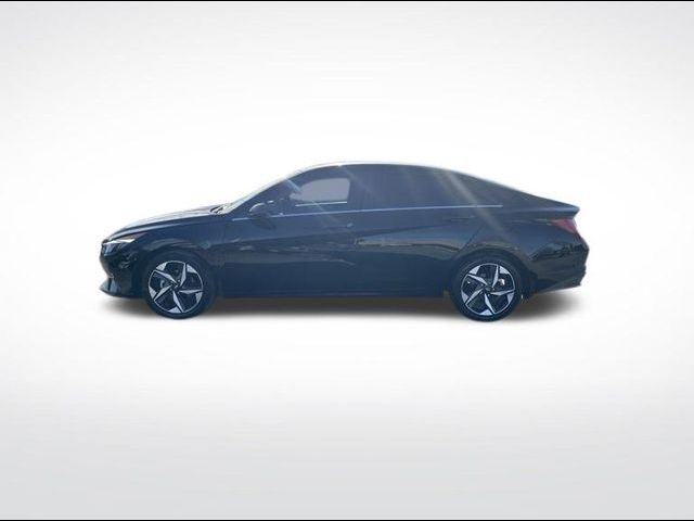 2022 Hyundai Elantra Limited