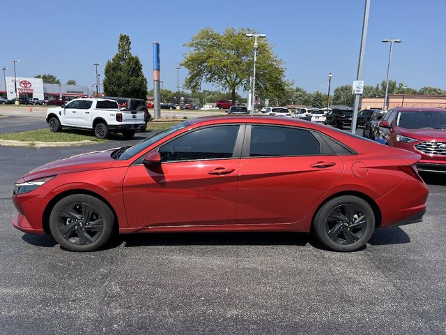 2022 Hyundai Elantra Preferred