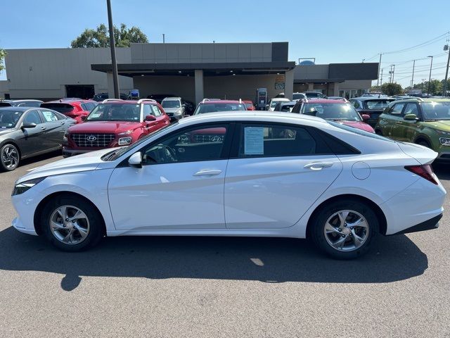 2022 Hyundai Elantra SE