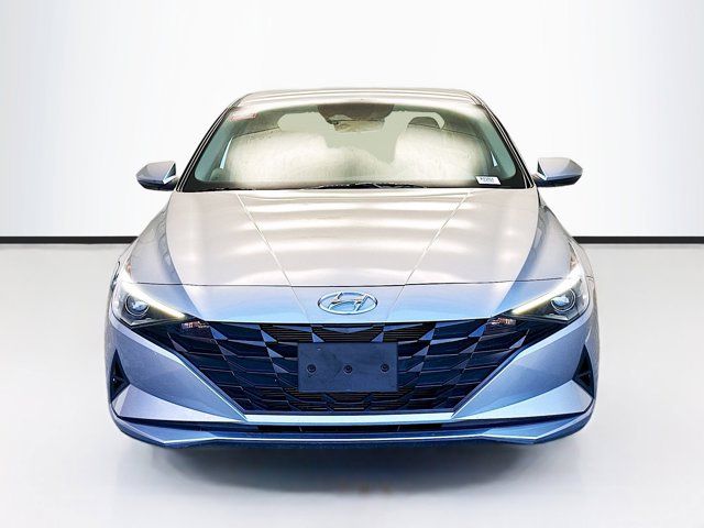 2022 Hyundai Elantra SE