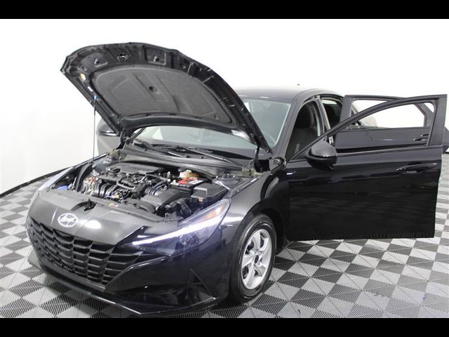 2022 Hyundai Elantra SE