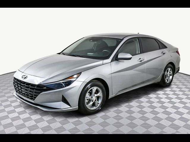 2022 Hyundai Elantra SE