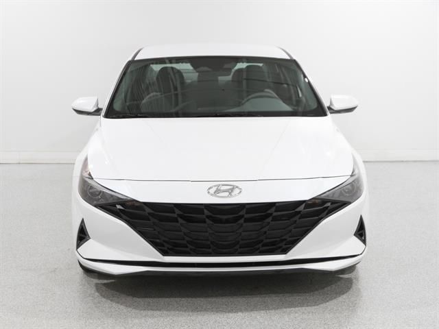 2022 Hyundai Elantra SE