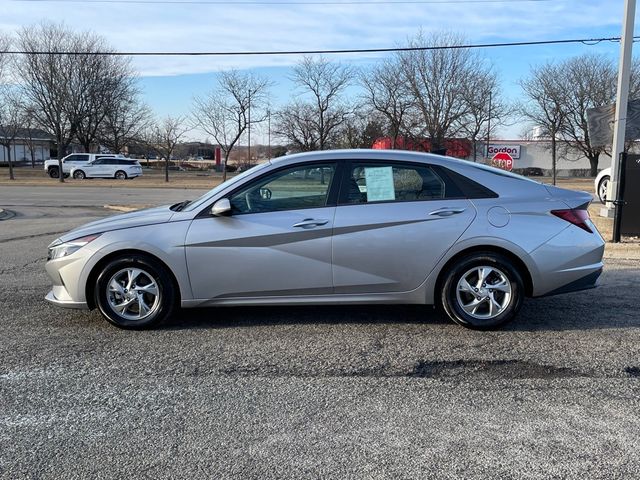 2022 Hyundai Elantra SE