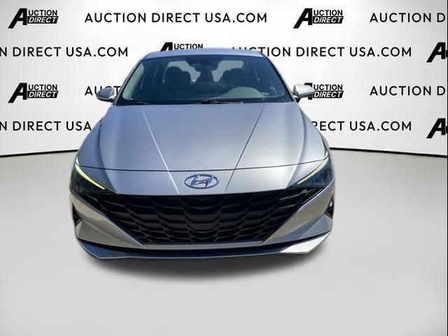 2022 Hyundai Elantra SE