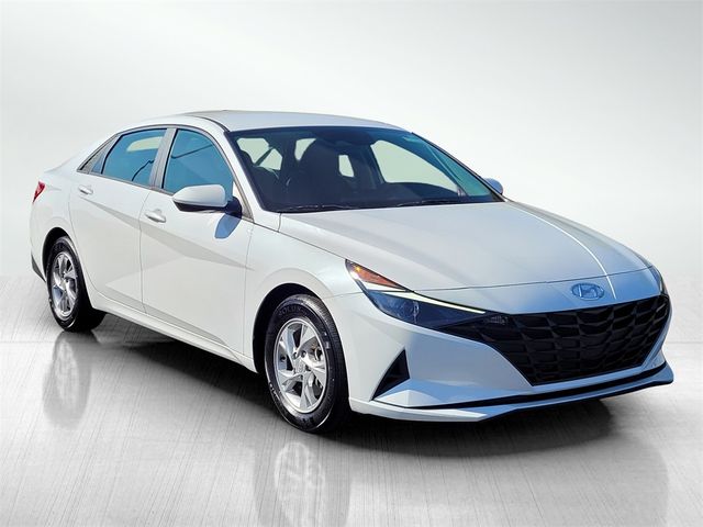 2022 Hyundai Elantra SE