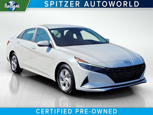 2022 Hyundai Elantra SE