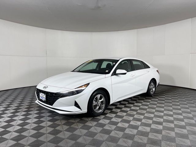 2022 Hyundai Elantra SE