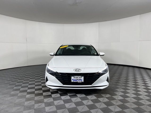 2022 Hyundai Elantra SE