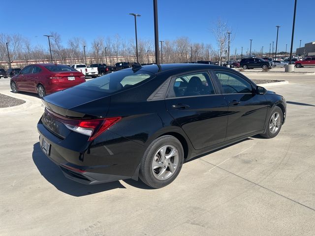 2022 Hyundai Elantra SE