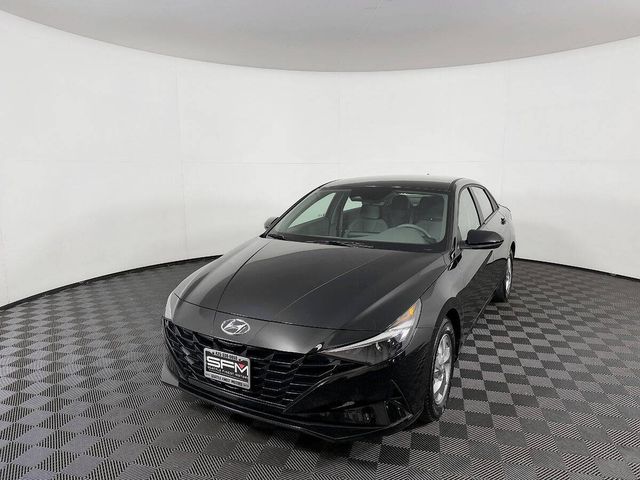 2022 Hyundai Elantra SE